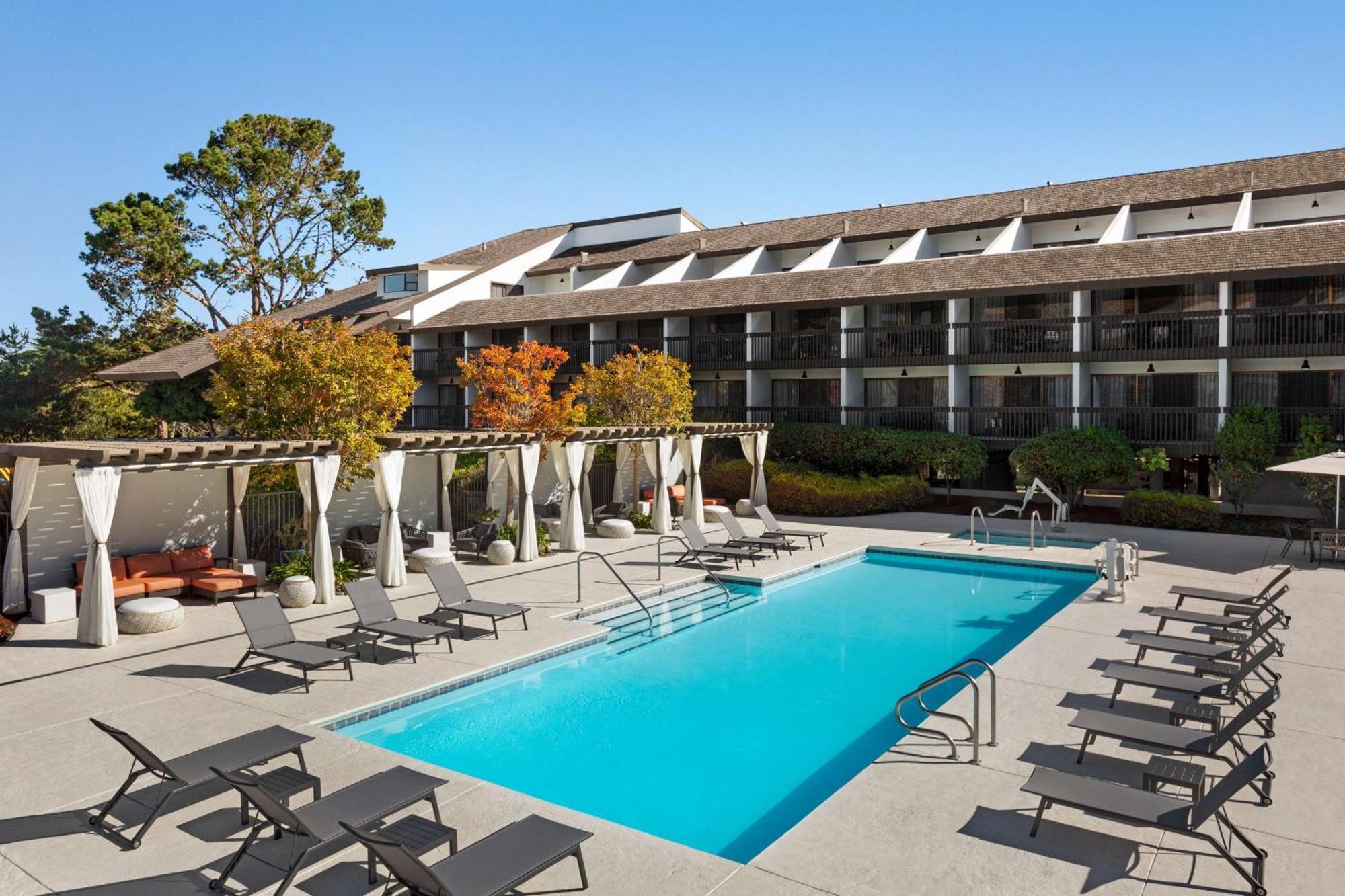 Hilton Garden Inn Monterey Bagian luar foto