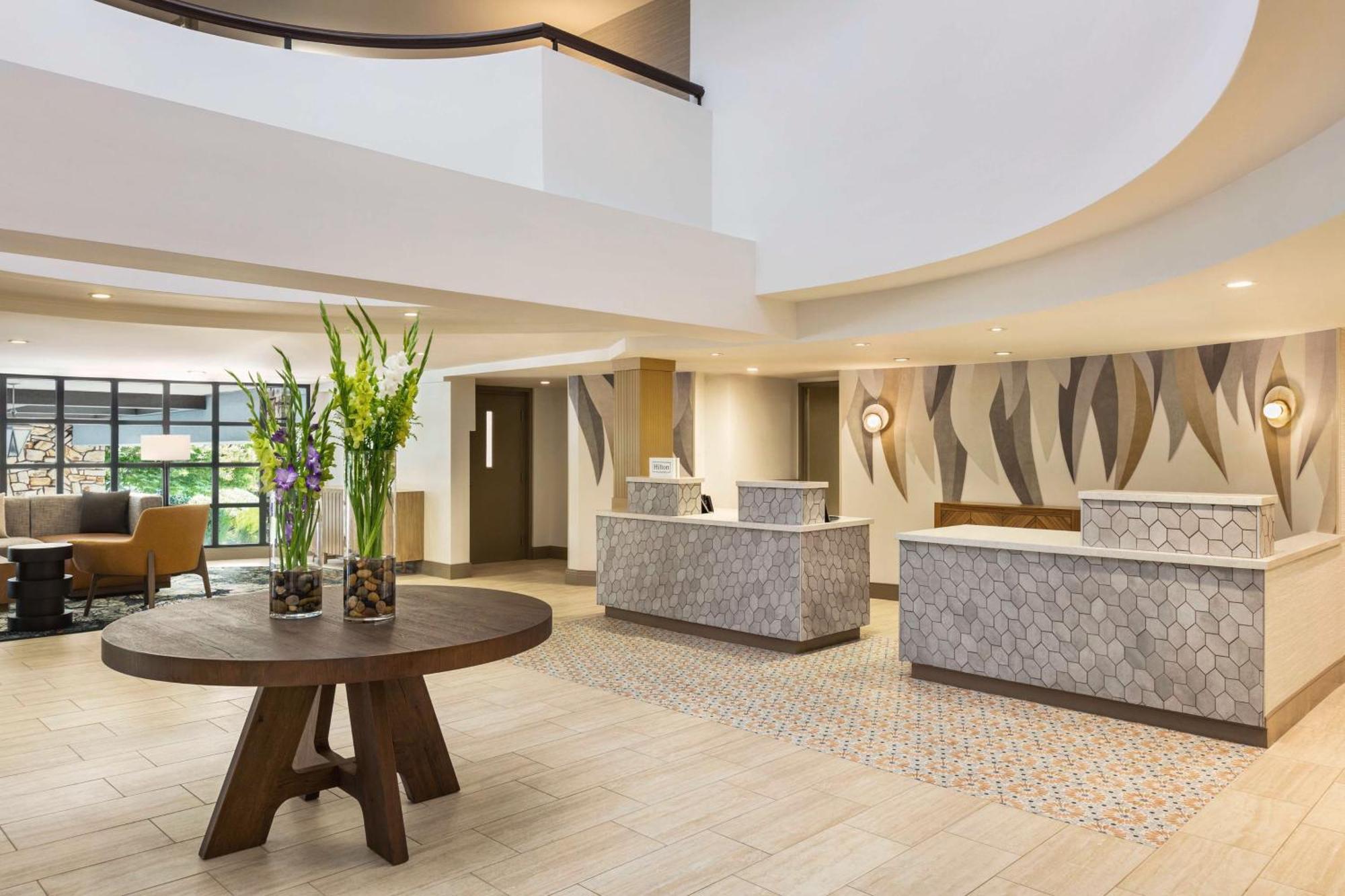 Hilton Garden Inn Monterey Bagian luar foto